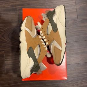 Stussy x Nike Huarache